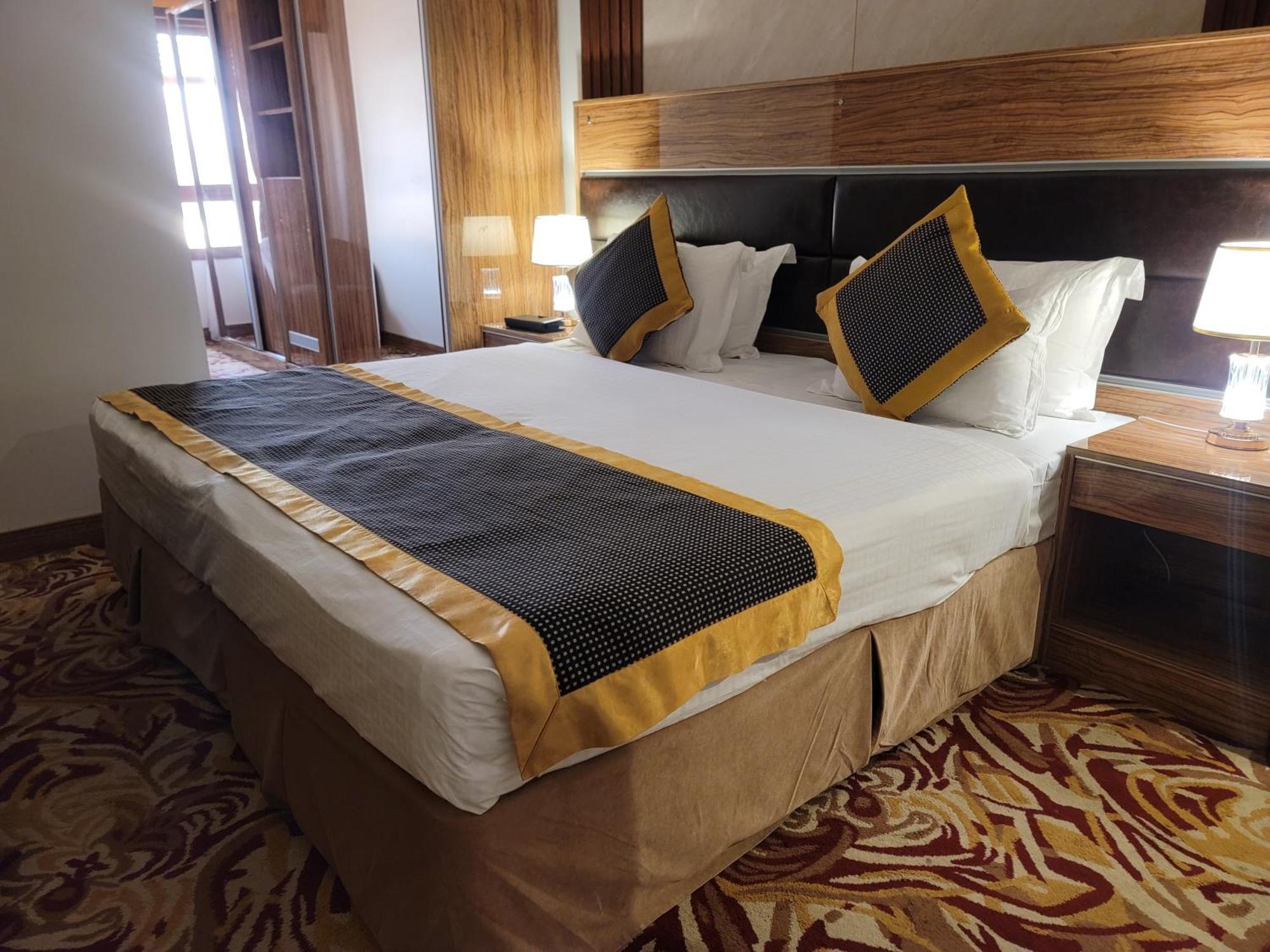 Golden Tulip Al Shakreen Μεδίνα Εξωτερικό φωτογραφία