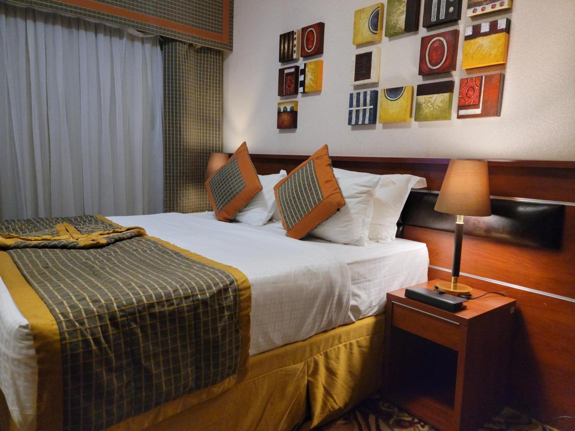 Golden Tulip Al Shakreen Μεδίνα Εξωτερικό φωτογραφία
